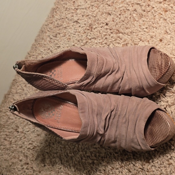 Edgy Vince Camuto Leather Peep-Toe Bootie Heels in Taupe EUC Size 10 (#0718) - Picture 4 of 16